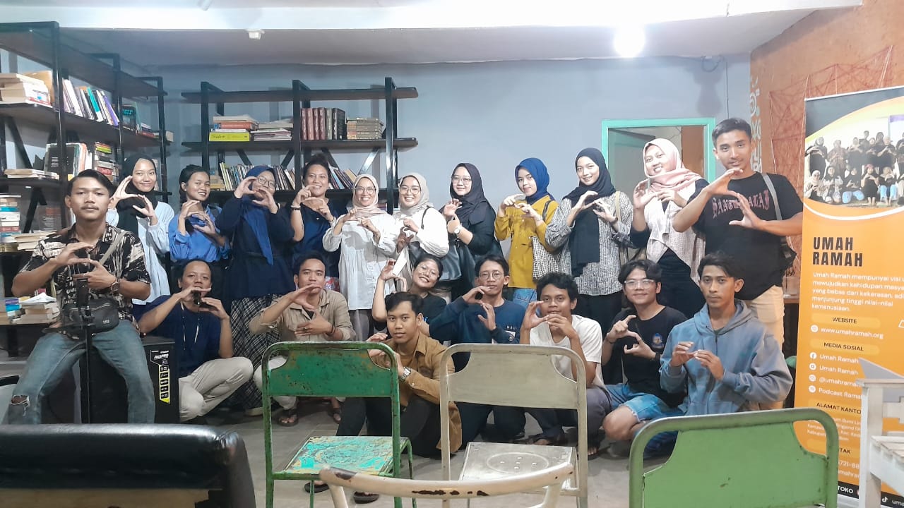 Book Review “Seks Kita Memang Perlu Dibantu“, Deconstructing Taboos on Sexuality