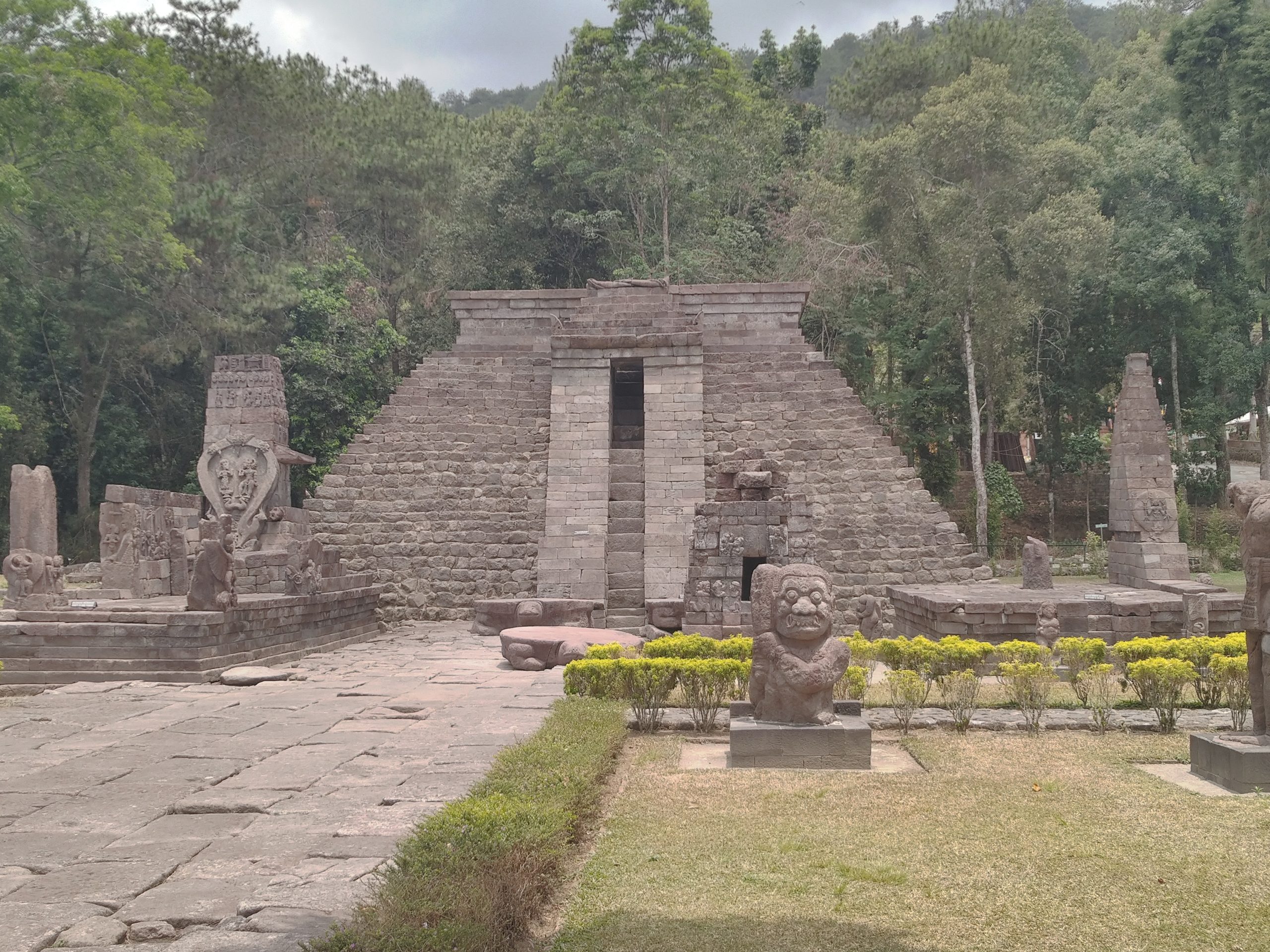 Seksualitas dalam Relief Candi Sukuh