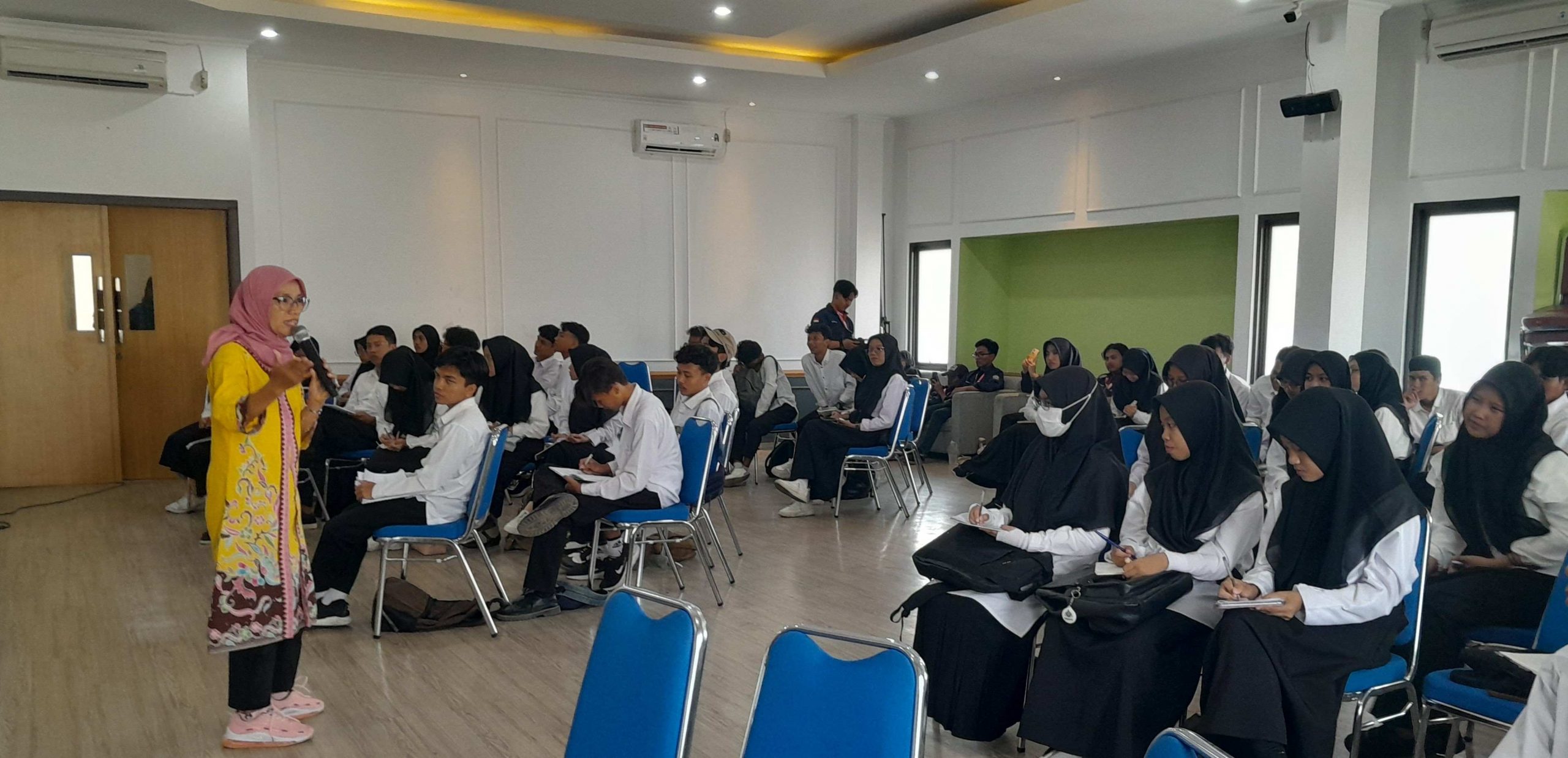UR Bekali Mahasiswa Baru UIN SSC Memahami Kekerasan Seksual