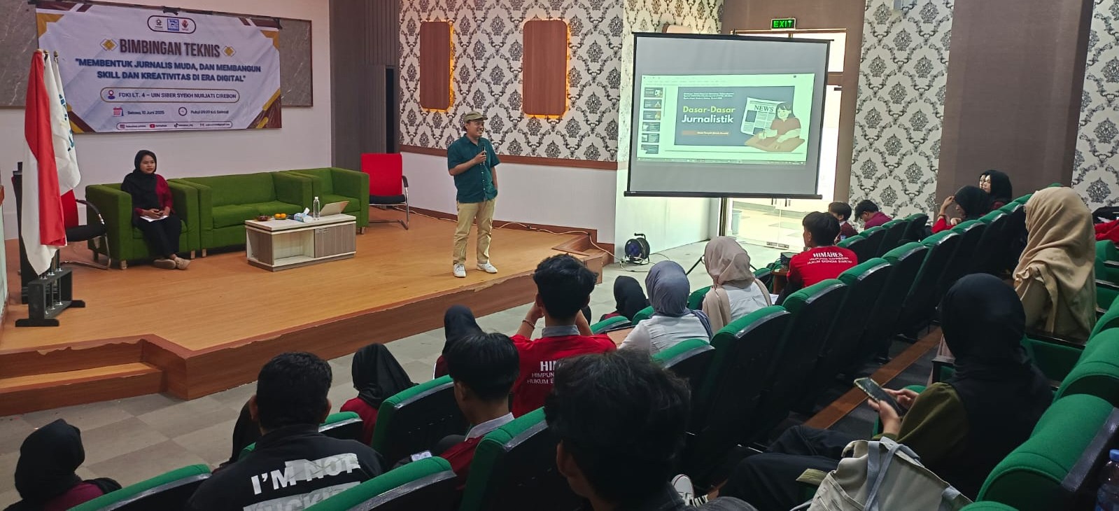 UR Berbagi Pengetahuan Jurnalistik dengan Mahasiswa UIN Cirebon