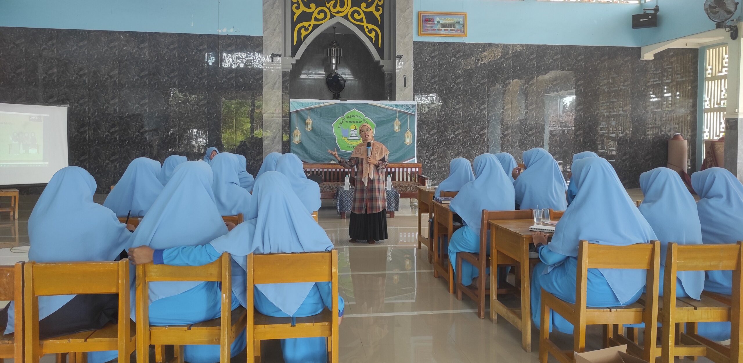 UR Berikan Pembekalan Pengembangan Potensi bagi Santri